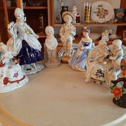 Various collectable figurines