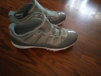 Jordan size 10 football cleats