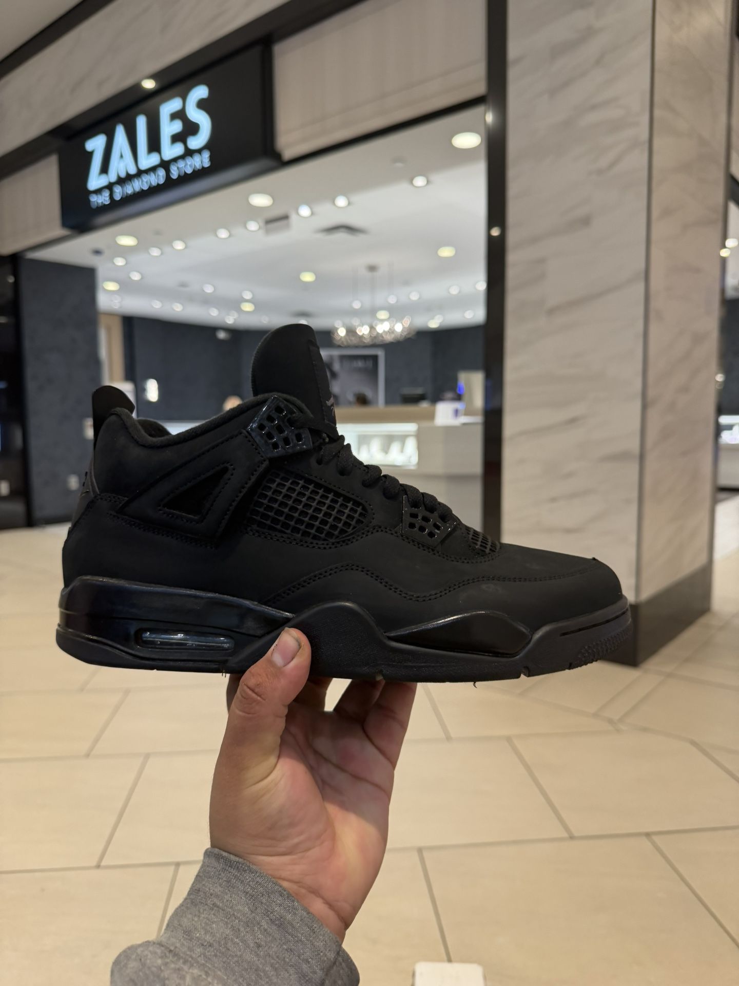 Jordan 4 •Black Cats•