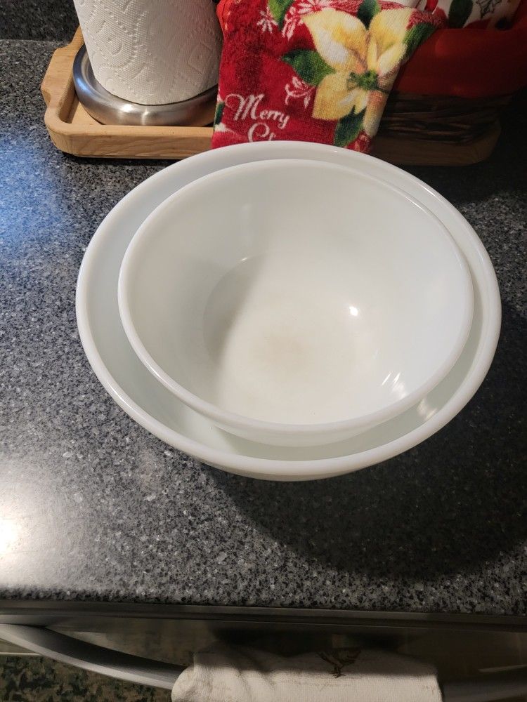 True Opal Vintage 404 And 403 Pyrex Bowl