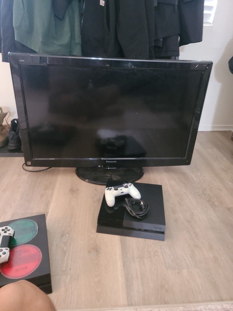 PS4 + TV