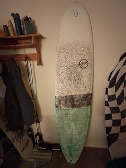 7’6” Mid length surfboard