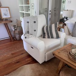 LIKE NEW PB Comfort Roll Arm Power Swivel Glider Power Recliner
