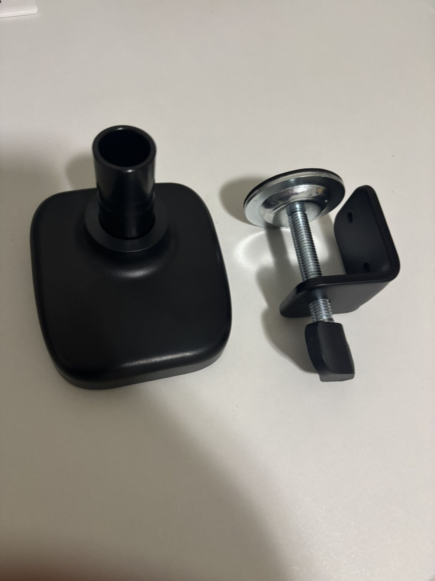 Gaming Monitor Moveable Desk Mount