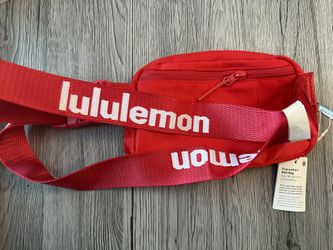 Woman Everywhere Belt Red Bag