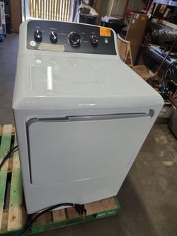 GE
7.2 cu. ft. vented Electric Dryer in White with Auto Dry and Extended Tumble