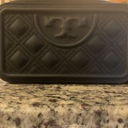 Tory Burch Small Crossbody Leather Bag - Black