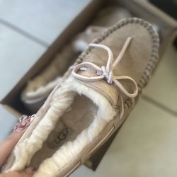 Ugg Slippers 