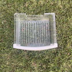 GE Refrigerator Deli Drawer Part# 200D1010P001 Good shape PREOWNED. Needs to be cleaned.