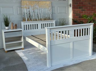 Full Bedframe with slats and nightstand