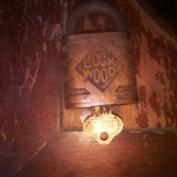 Vintage Heavy Brass LOCKWOOD Padlock W/ Original Key 