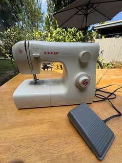 Maquina de coser  singer