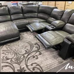 Brand New 🌟 Black And Gray Faux Leather Reclining Sectional With Chaise - Couches- Living Room Set 🌹 In Stock ✅