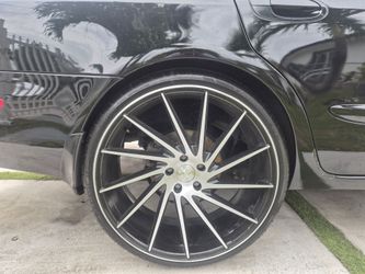 22 in Rims with brand new tires 5 lugs