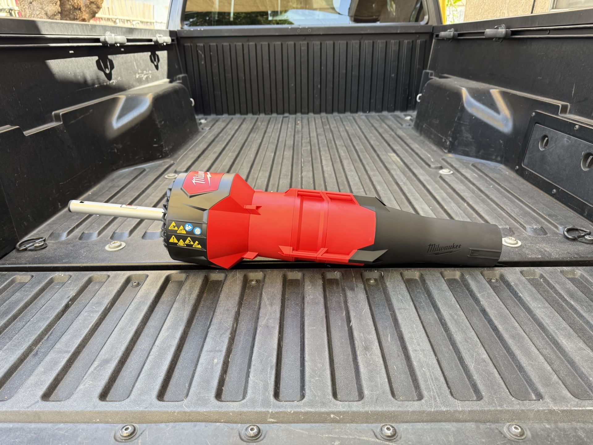 NEW Milwaukee M18 FUEL QUIK-LOK Blower Attachment (Tool-Only)