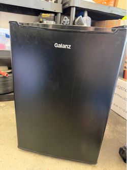 Mini fridge