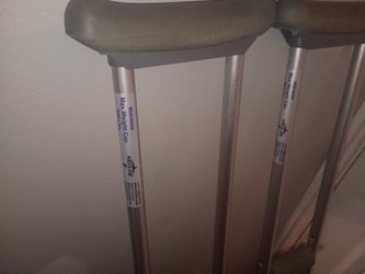 Medline Aluminum Crutches