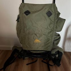 Kelty Acadia junior 3400 external frame hiking backpack green