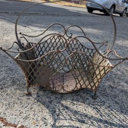 Metal Wicker Magazine Holder