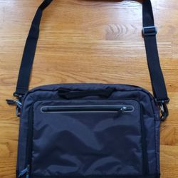 Computer Bag - Excellent- Lots Of Storage- $5.