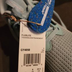 Reebok Trainer Women's size 8.5