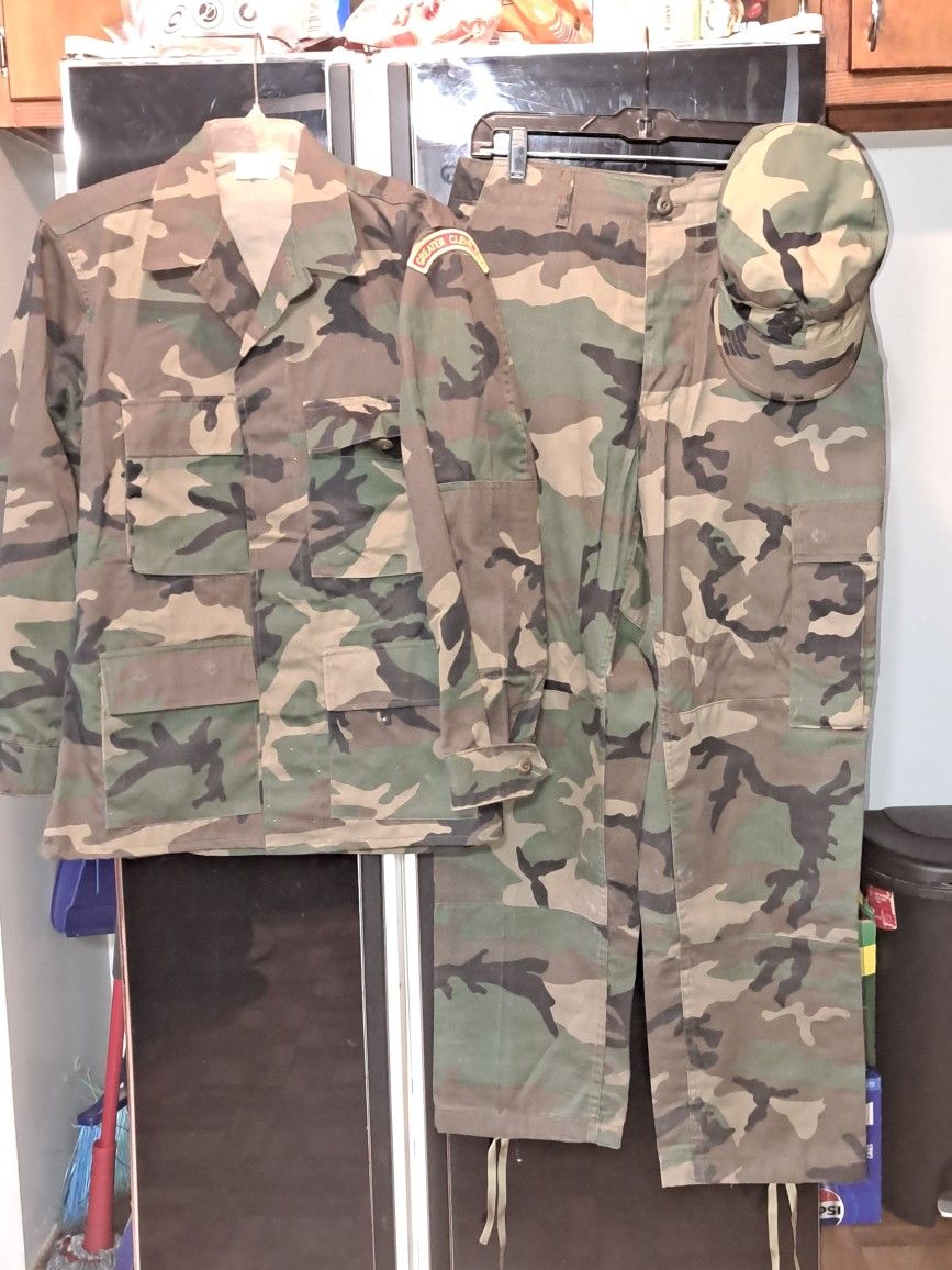 Complete Woodland Military Cleveland Marines Battle Dress W/ Cap & Sargeant Pin