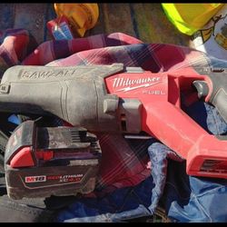milwaukee tool with battery works good