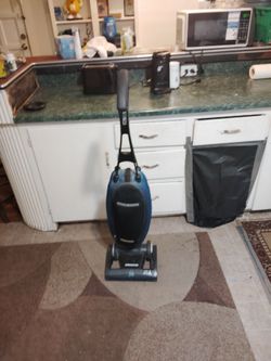 Oreck Magnesium Upright Vacuum