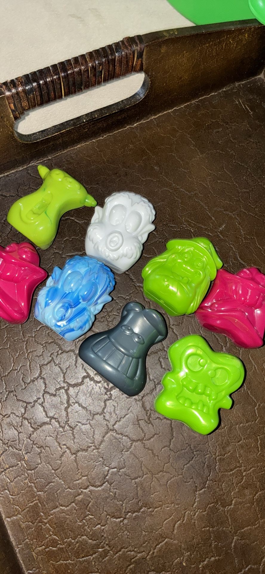 8 Mcdonald’s, Crazy Bones, Gogo Toys