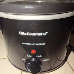 Elite Gourmet Crock Pot. Brand New