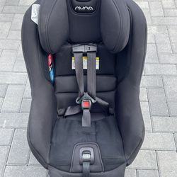 Nuna Rava car seat