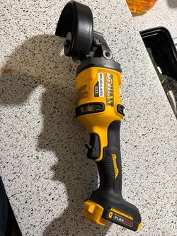 DEWALT FLEXVOLT 60V MAX Cordless Brushless 4.5 in. to 6 in. Small Angle Grinder with Kickback Brake (Tool Only)