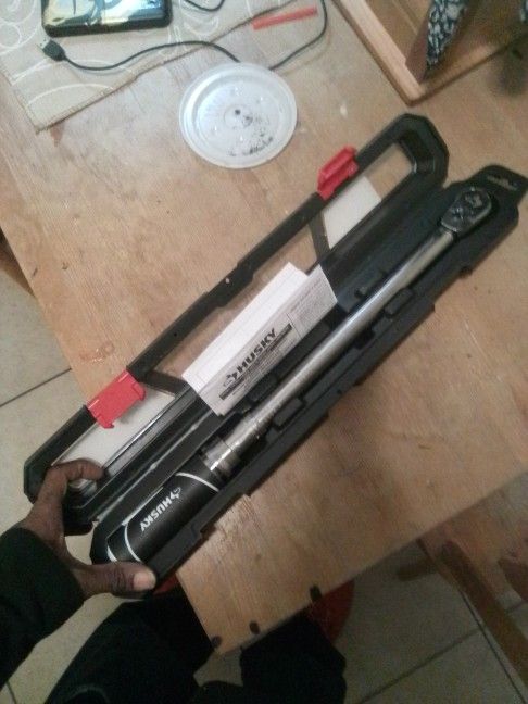 HUSKY torque wrench 20-100ft.lbs