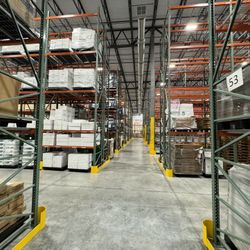 Teardrop Pallet Racks Beams Uprights Wire Decks Industrial Forklifts 