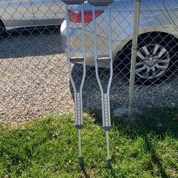 Two Croches Cans 20$