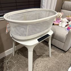 4Moms MamaRoo Sleep Bassinet