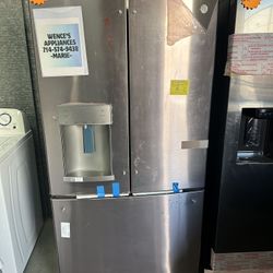 GE STAINLESS STEEL FRENCH DOOR REFRIGERATOR
