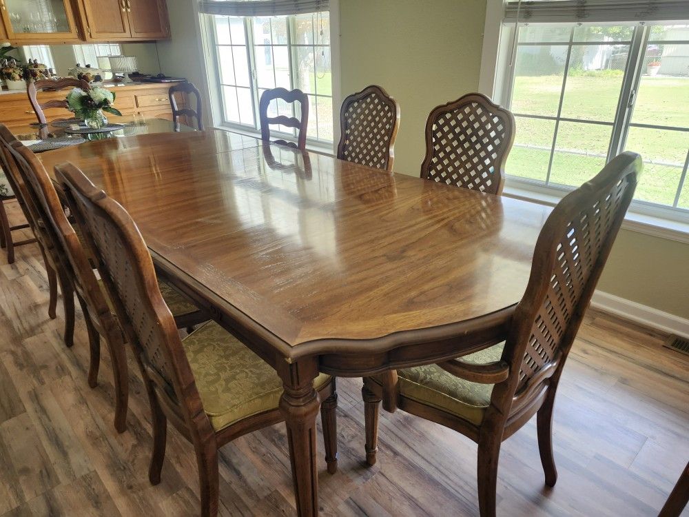 Beautiful Antique Dining Set