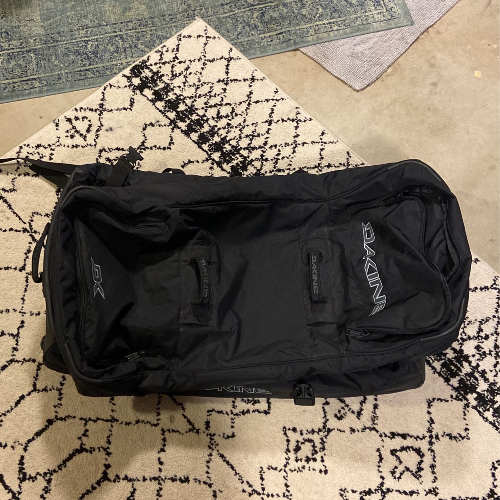 Dakine TORQUE WHEELED DUFFLE 125L
