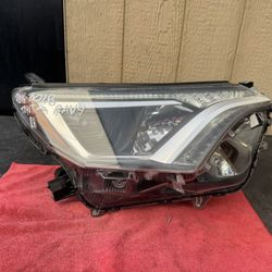 2016 2017 2018 TOYOT RAV4 RIGHT SIDE HEADLIGHT OEM USED 