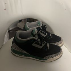 Jordan 3s pine greens. size 6.5 