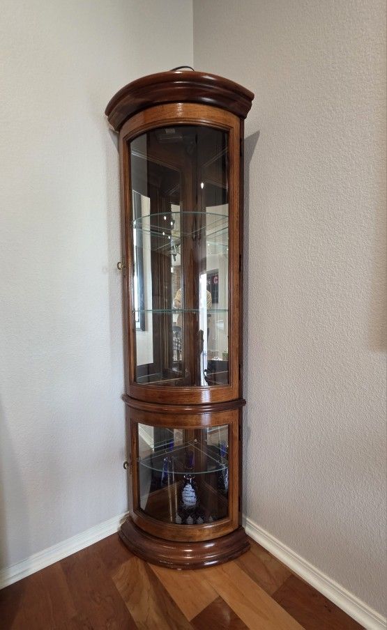 Vintage Pulaski Corner Curio Cabinet – Lighted, Solid Wood & Glass