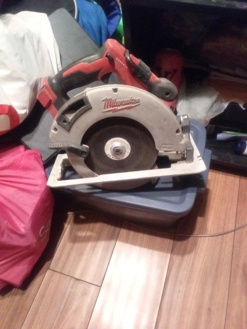 Milwaukee 7 1/4 Circular Saw