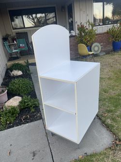 White Display / Storage Shelf - Estante Blanco de Exhibición / Almacenamiento