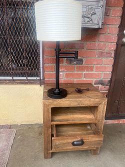 Swing arm table lamp