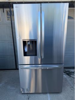 Refrigerator NEW counter depth