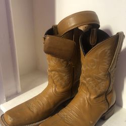 Boots/Botas & Belt/Cinturón