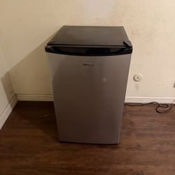 Whirlpool Mini Fridge 