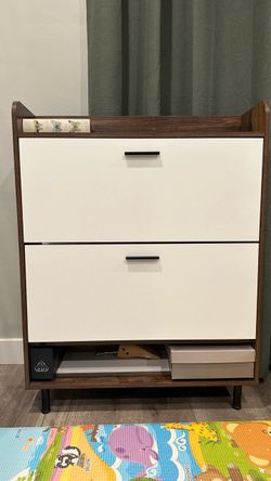 Shoe cabinet