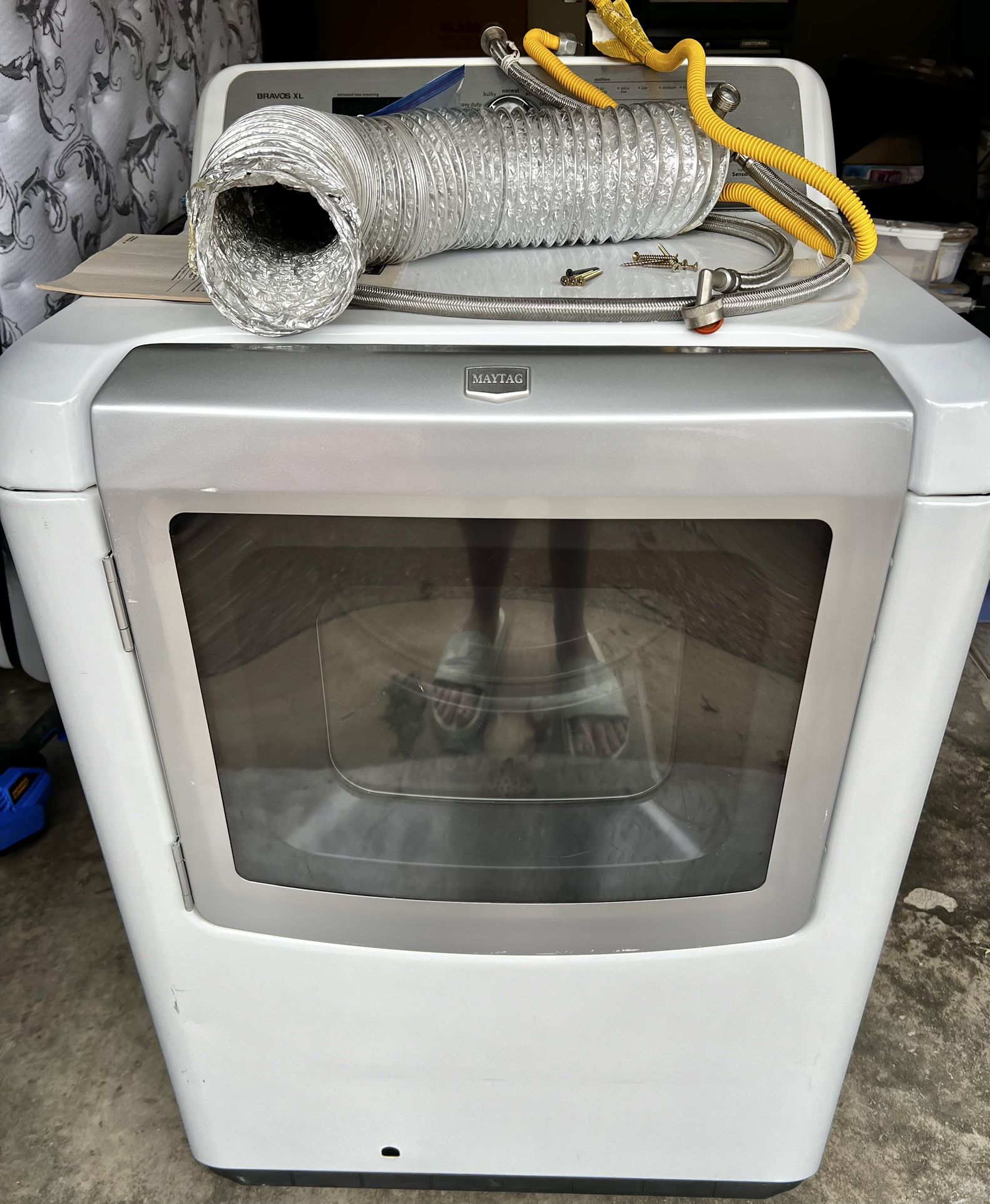 MAYTAG BRAVOS XL GAS DRYER IN WHITE